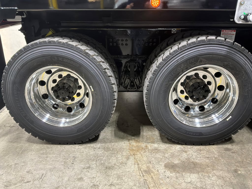 2027 Kenworth T880 in Dallas, TX — photo 2