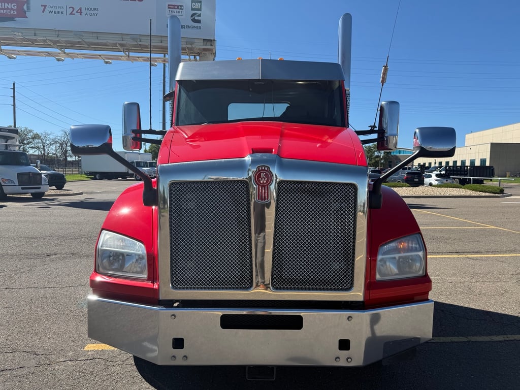 2020 Kenworth T880 in Denver, CO — photo 2