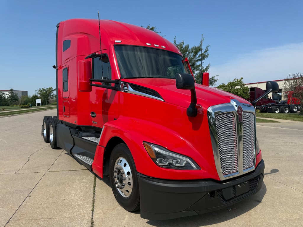 2024 Kenworth T680 in Cedar Rapids, IA
