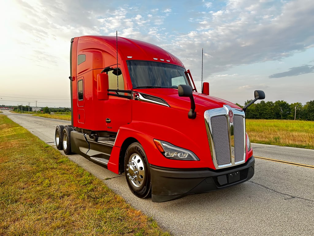 2024 Kenworth T680 in Joplin, MO — photo 8