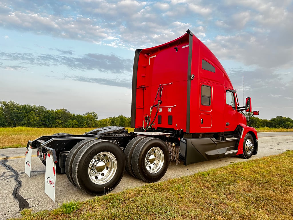 2024 Kenworth T680 in Joplin, MO — photo 3