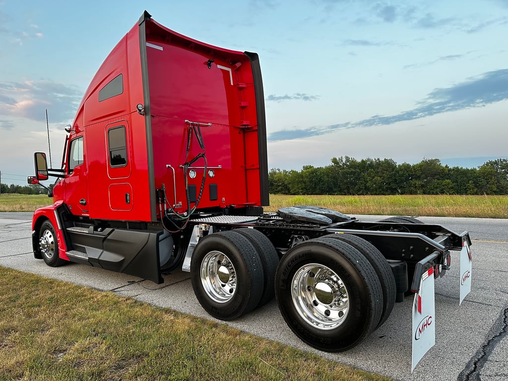 2024 Kenworth T680 in Joplin, MO — photo 4
