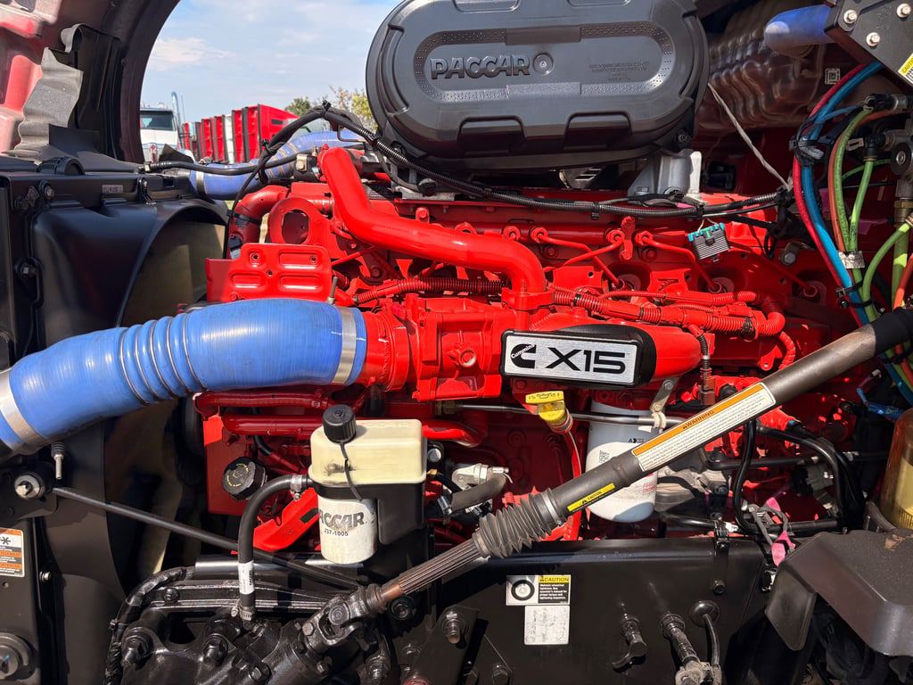 2023 Kenworth T680 in Cedar Rapids, IA — photo 5