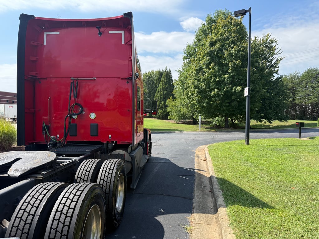 2023 Kenworth T680 in Greensboro, NC — photo 7
