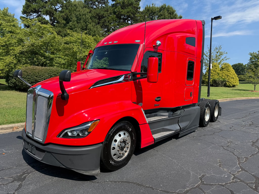 2023 Kenworth T680 in Greensboro, NC — photo 3