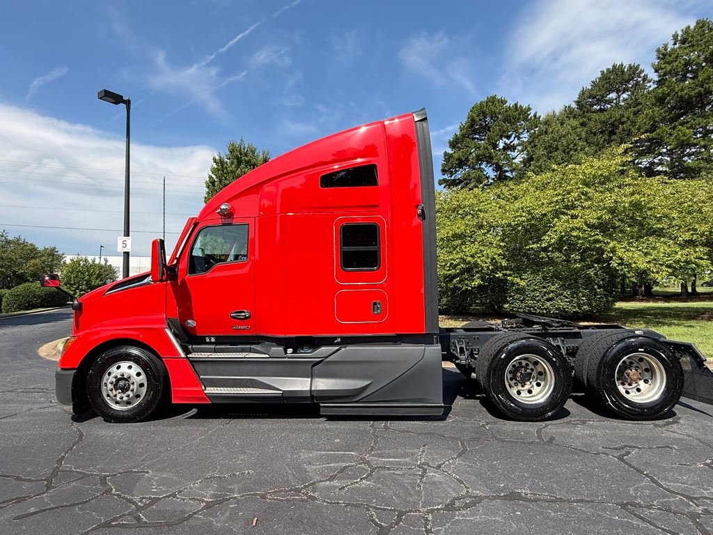 2023 Kenworth T680 in Greensboro, NC — photo 4