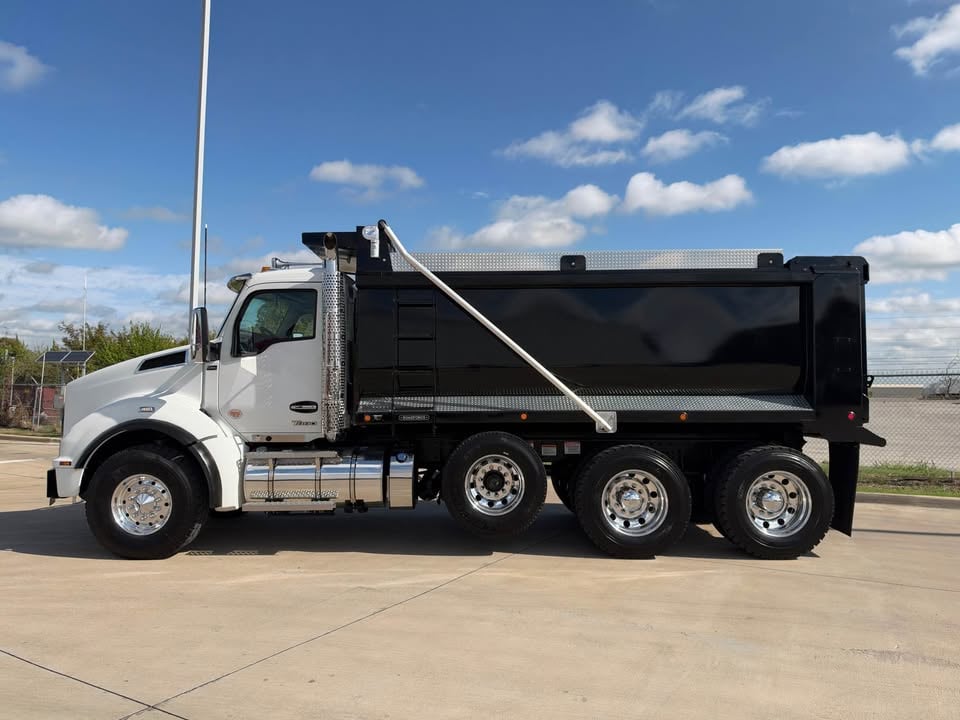 2027 Kenworth T880 in Dallas, TX — photo 4