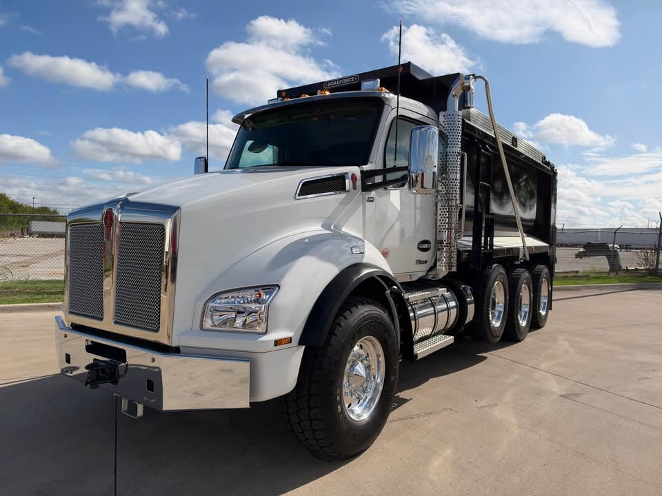 2027 Kenworth T880 in Dallas, TX — photo 2