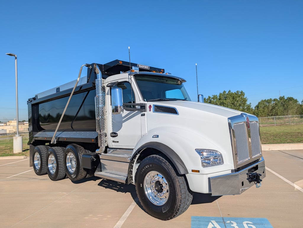 2027 Kenworth T880 in Fort Worth, TX