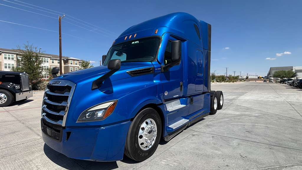 2022 Freightliner Cascadia in El Paso, TX — photo 7