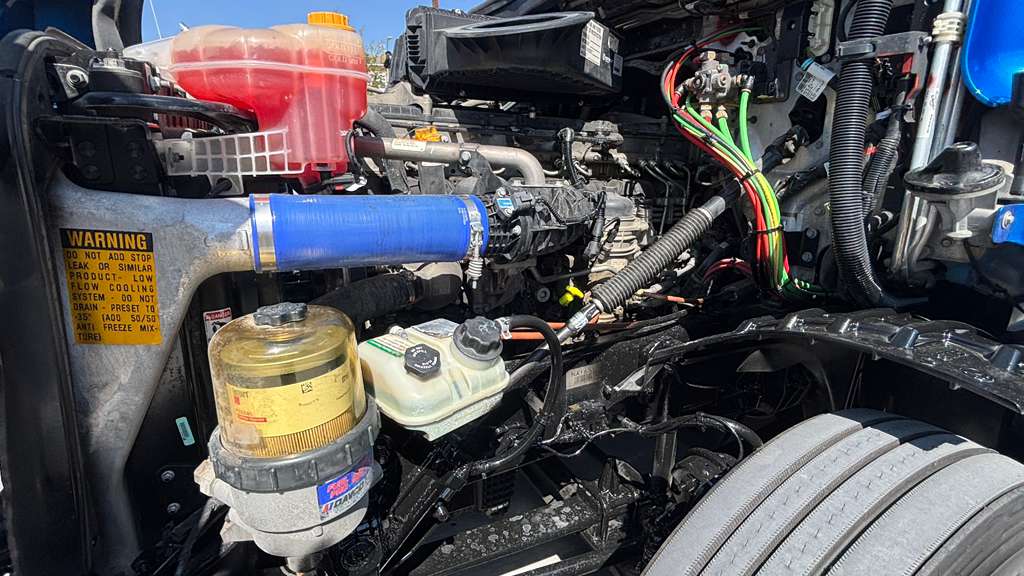 2022 Freightliner Cascadia in El Paso, TX — photo 6