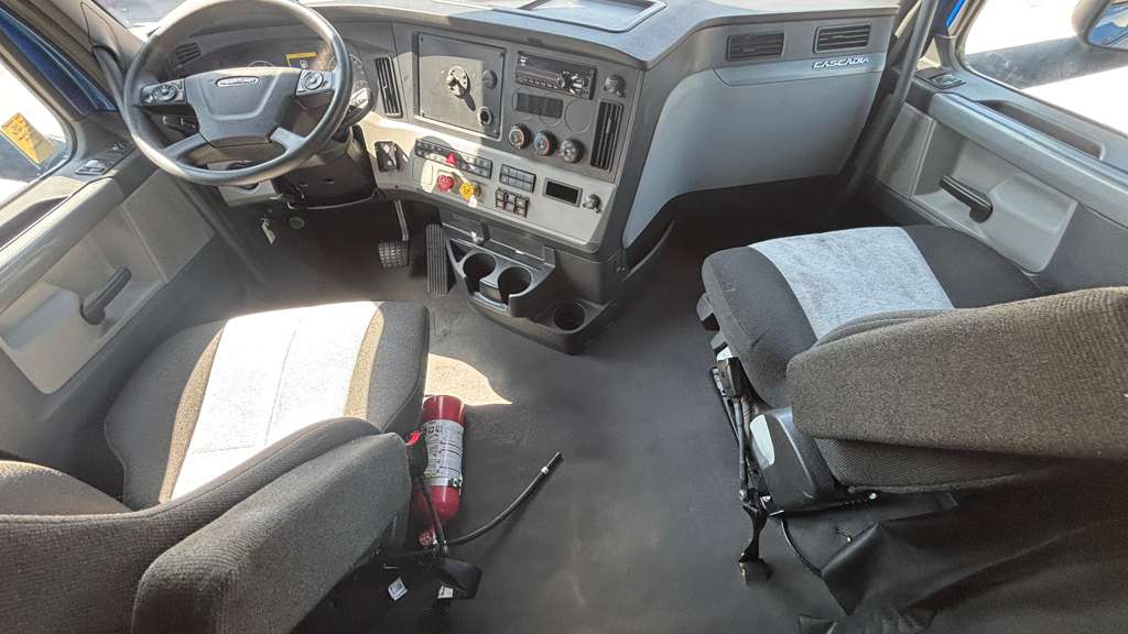 2022 Freightliner Cascadia in El Paso, TX — photo 3