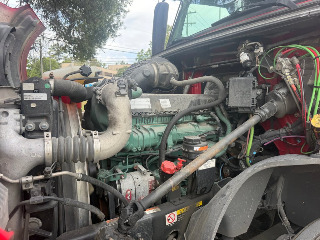 2022 Volvo VNL 760 in Nashville, TN — photo 6