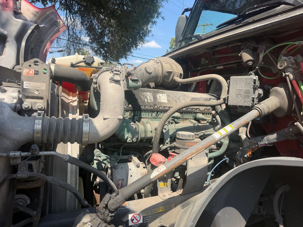 2022 Volvo VNL 760 in Nashville, TN — photo 6