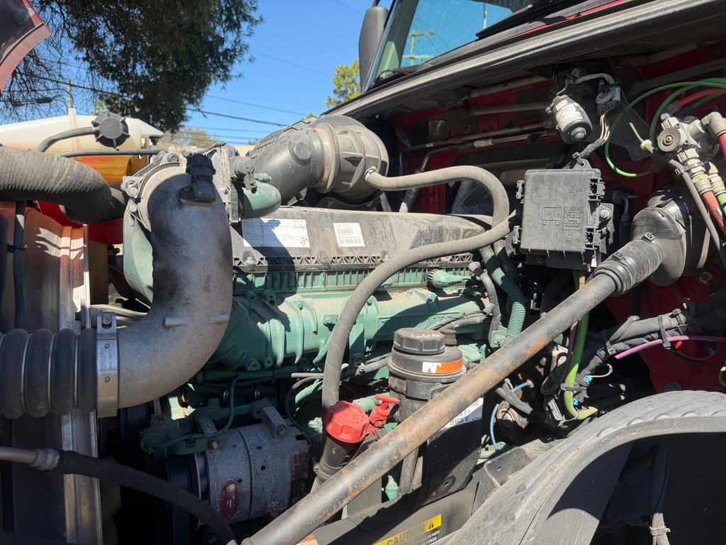 2022 Volvo VNL 760 in Nashville, TN — photo 6
