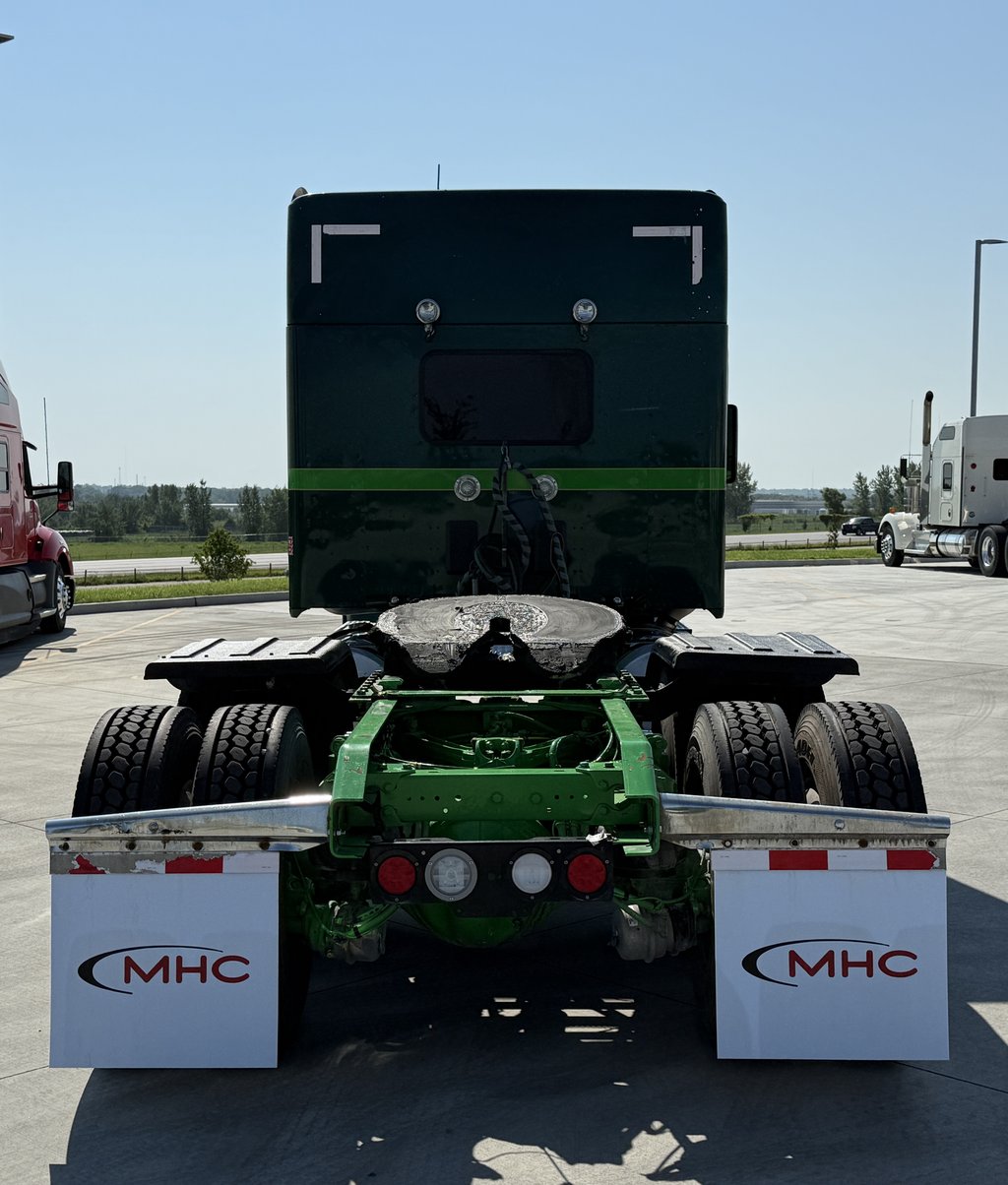 2023 Kenworth W990 in Des Moines — photo 4