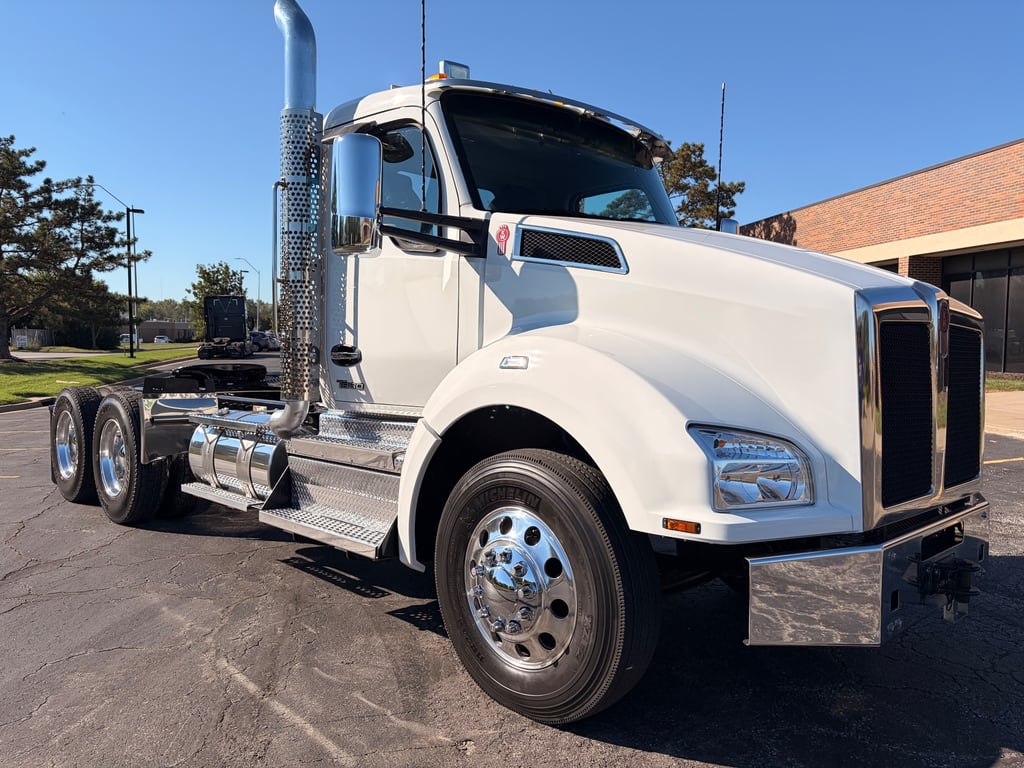 2025 Kenworth T880 in Kansas City, MO