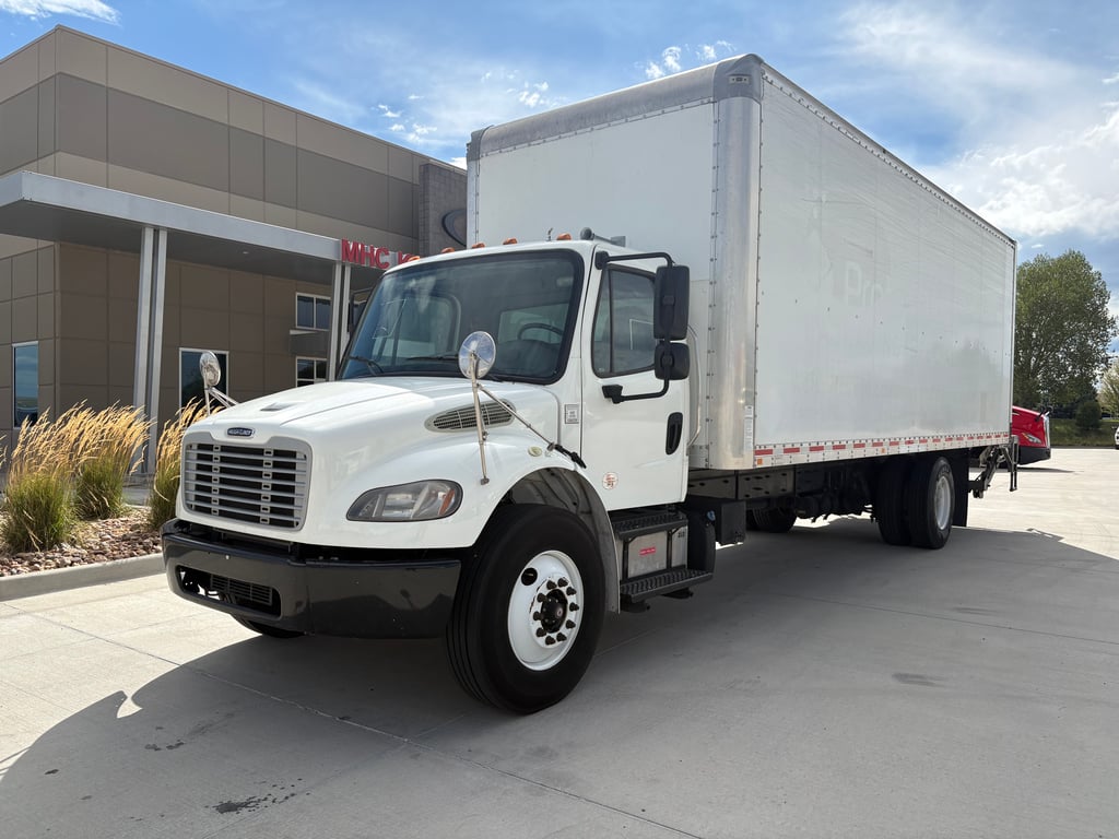 2020 Freightliner M2 106 in Denver, CO — photo 2