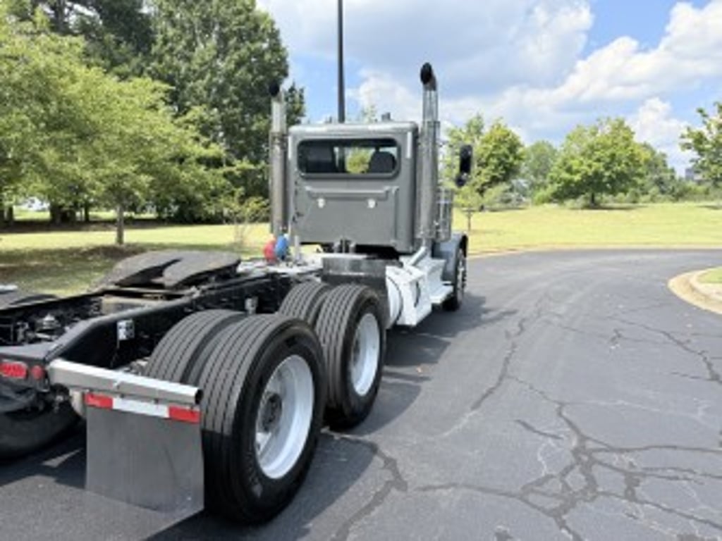 2022 Peterbilt 389 in Greensboro, NC — photo 5