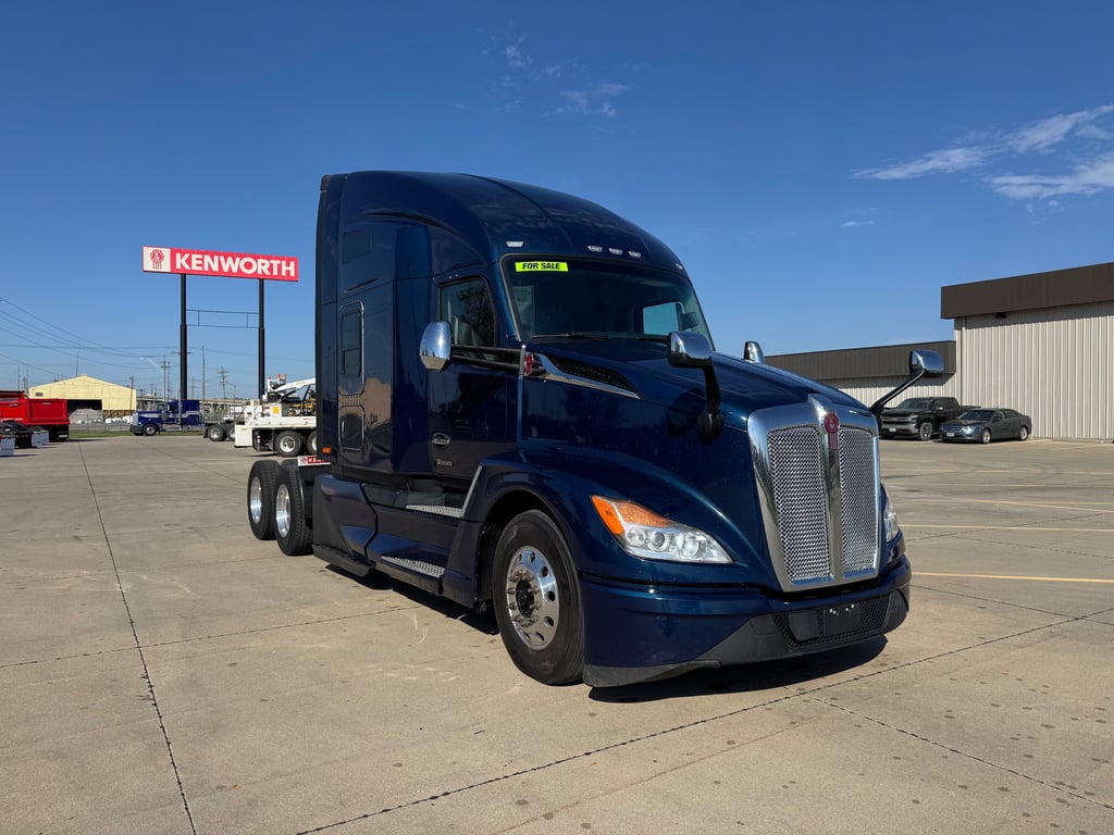 2024 Kenworth T680 in St. Joseph, MO