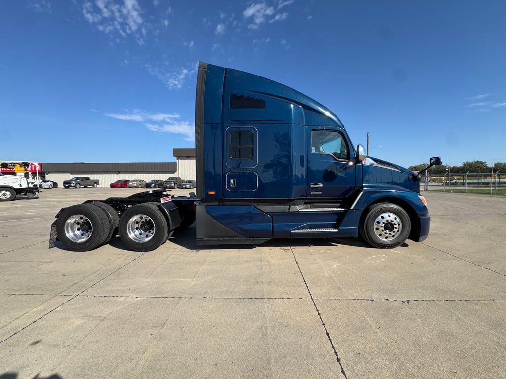 2024 Kenworth T680 in St. Joseph, MO — photo 7