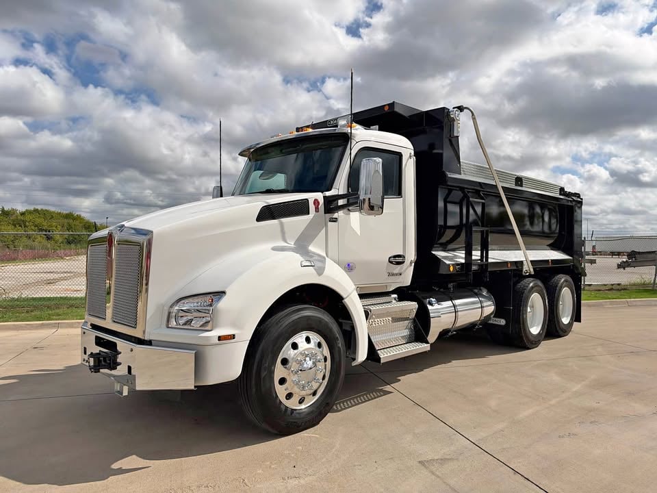 2027 Kenworth T880 in Dallas, TX — photo 2