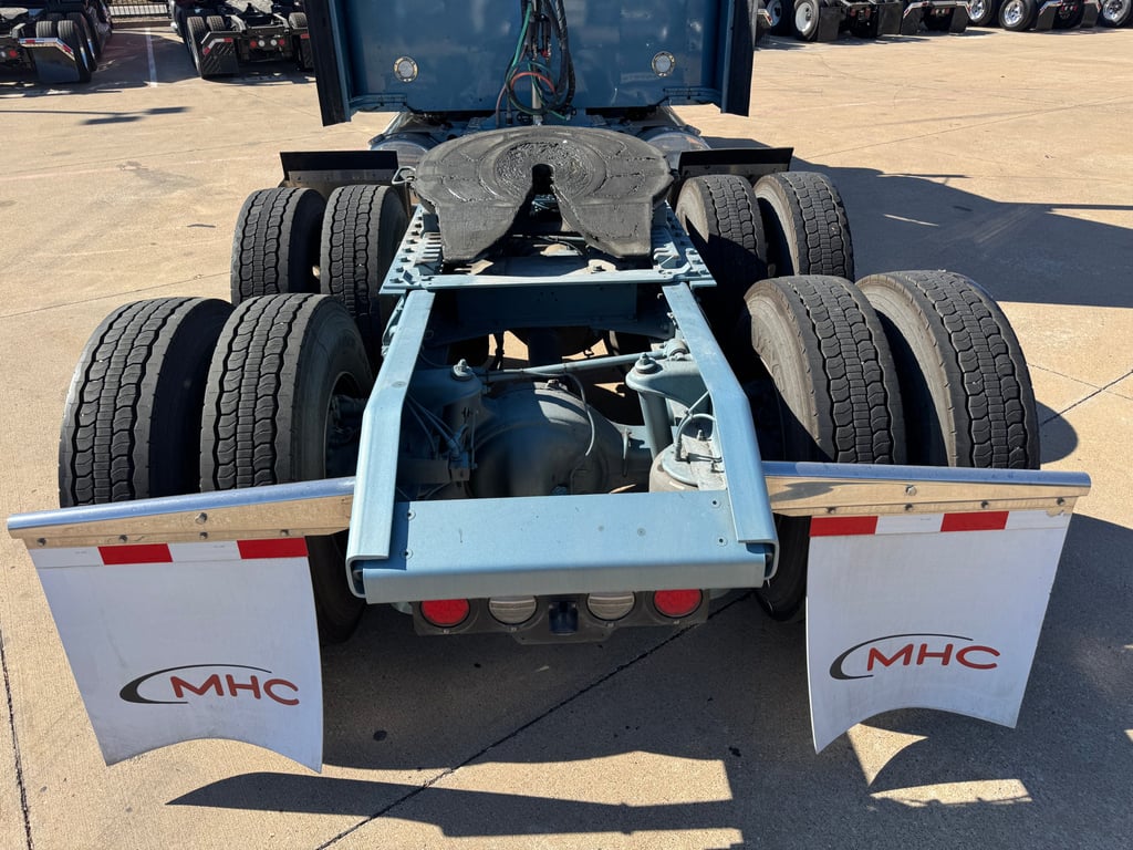 2025 Kenworth W900 in Dallas, TX — photo 4