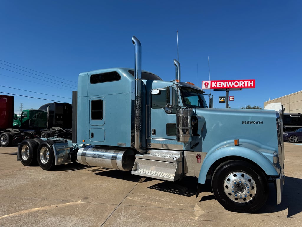 2025 Kenworth W900 in Dallas, TX