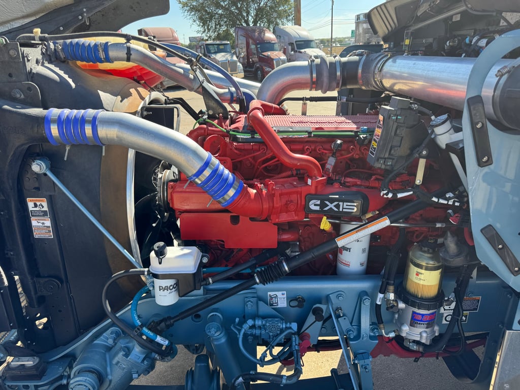 2025 Kenworth W900 in Dallas, TX — photo 6