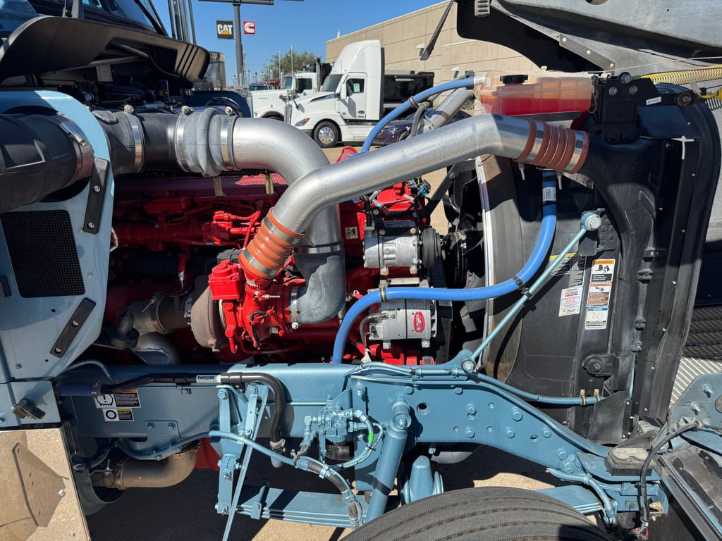 2025 Kenworth W900 in Dallas, TX — photo 7