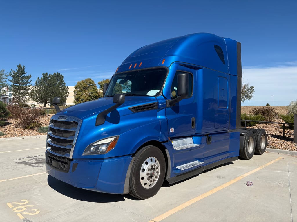 2022 Freightliner Cascadia in Denver, CO