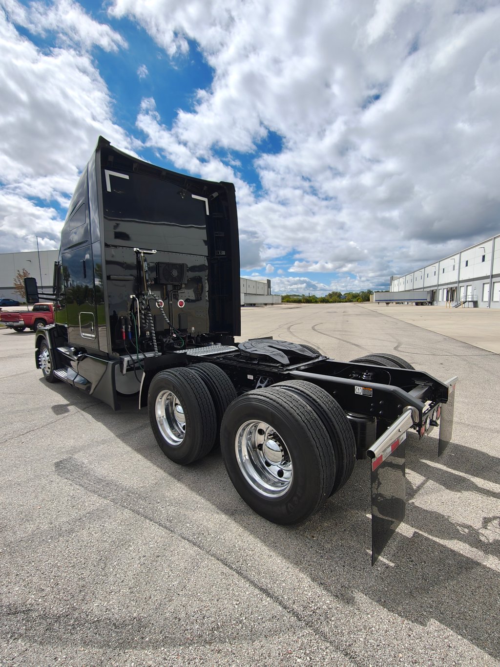 2023 Kenworth T680 in Kansas City, MO — photo 7
