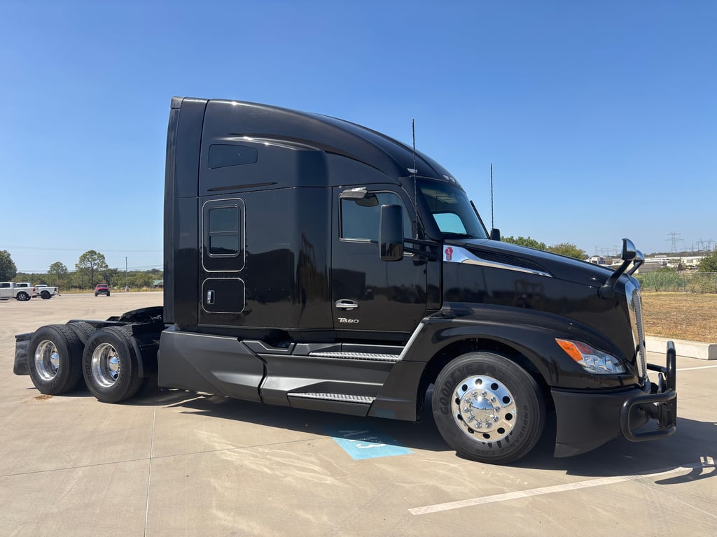 2023 Kenworth T680 in Fort Worth, TX