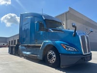 2023 Kenworth T680 in Omaha, NE — photo 3
