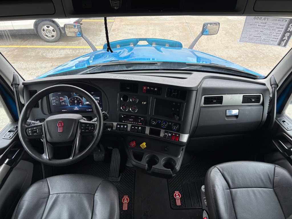 2023 Kenworth T680 in Omaha, NE — photo 3
