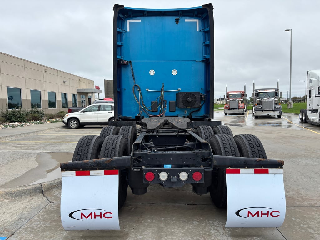 2023 Kenworth T680 in Omaha, NE — photo 5