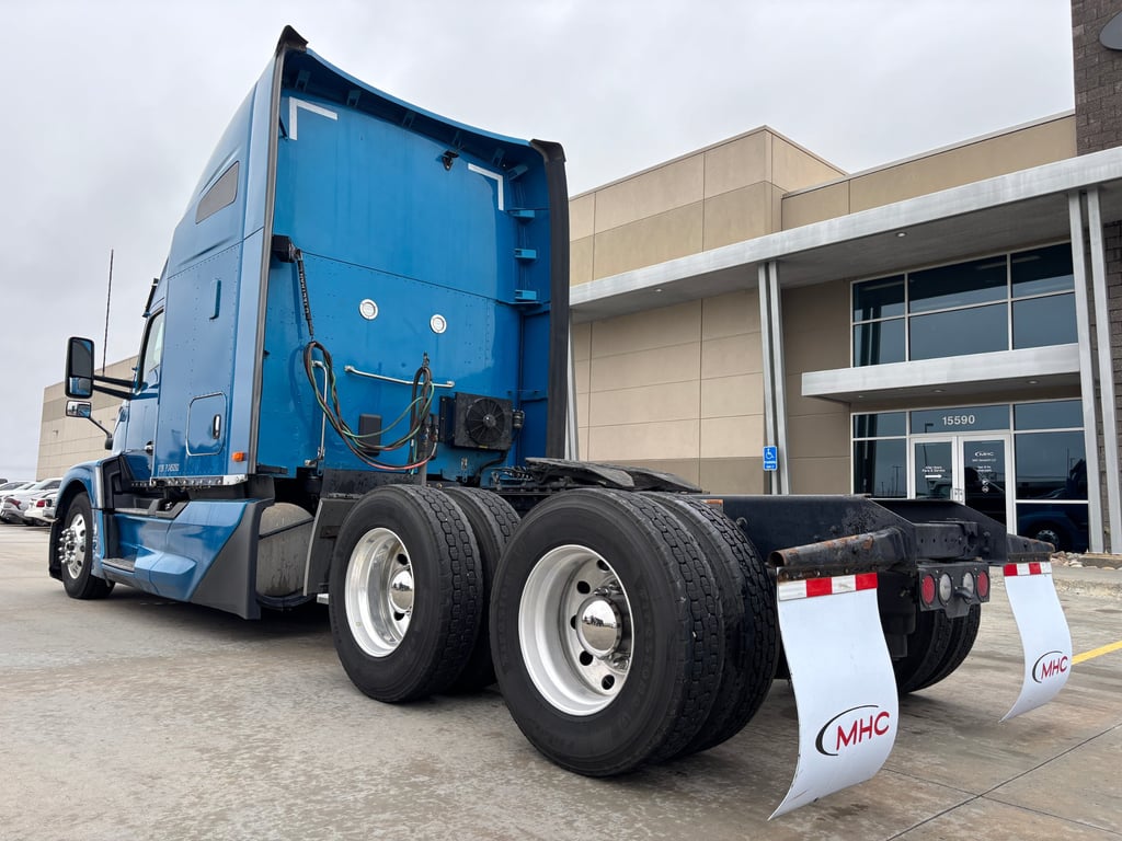2023 Kenworth T680 in Omaha, NE — photo 7