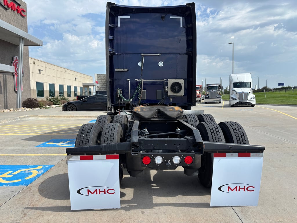 2024 Kenworth T680 in Omaha, NE — photo 5