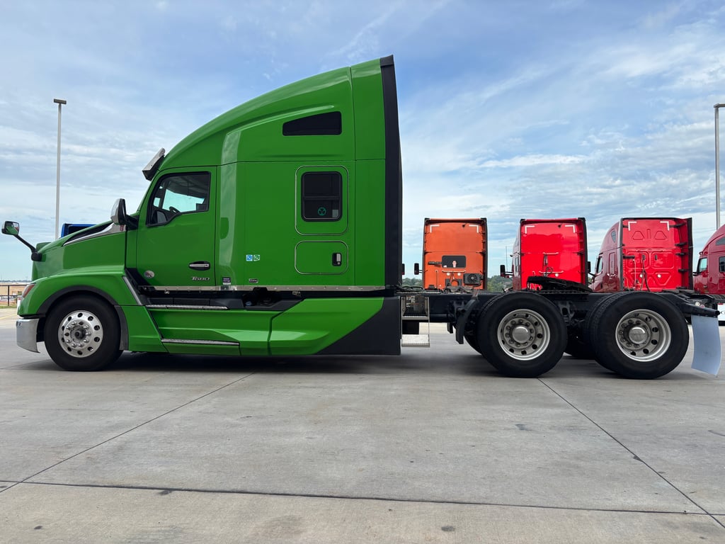 2024 Kenworth T680 in Omaha, NE — photo 8