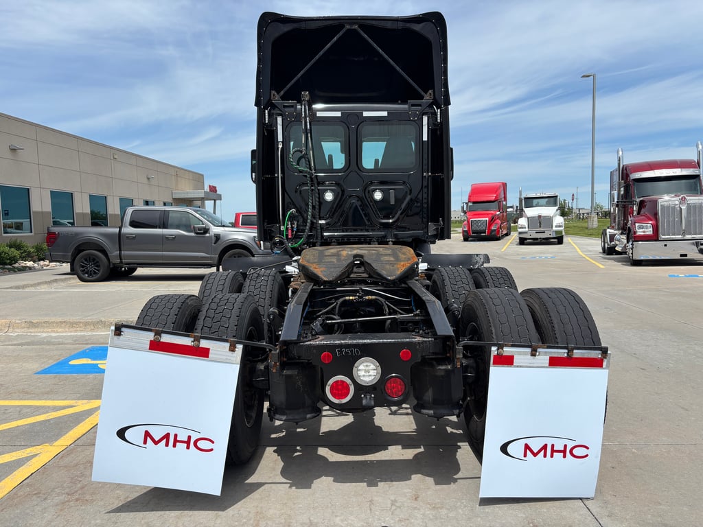 2023 Freightliner in Omaha, NE — photo 4