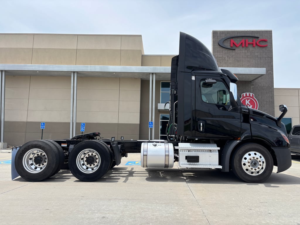 2023 Freightliner in Omaha, NE — photo 6