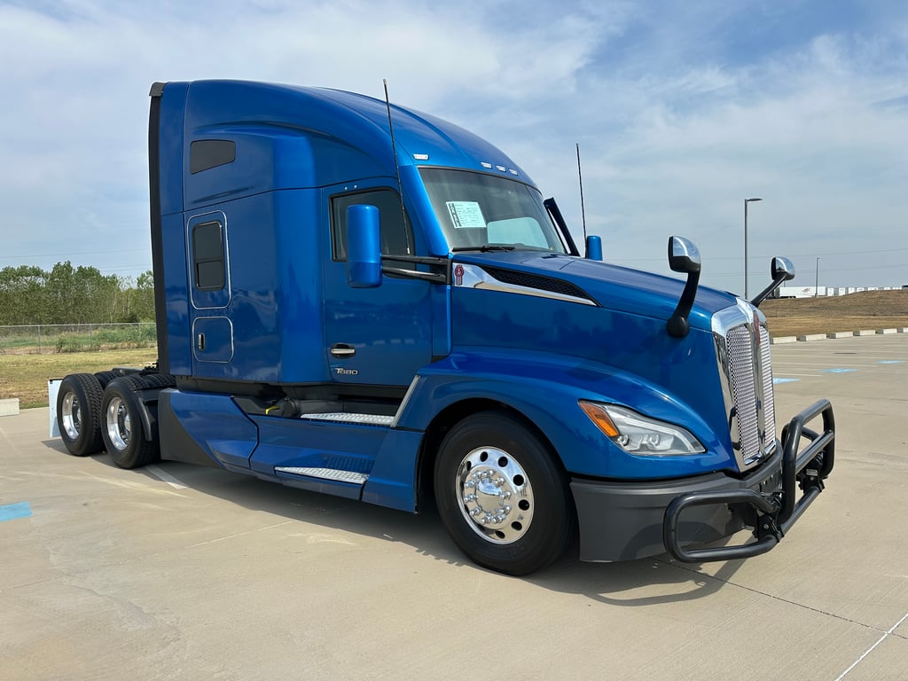 2023 Kenworth T680 in Fort Worth, TX
