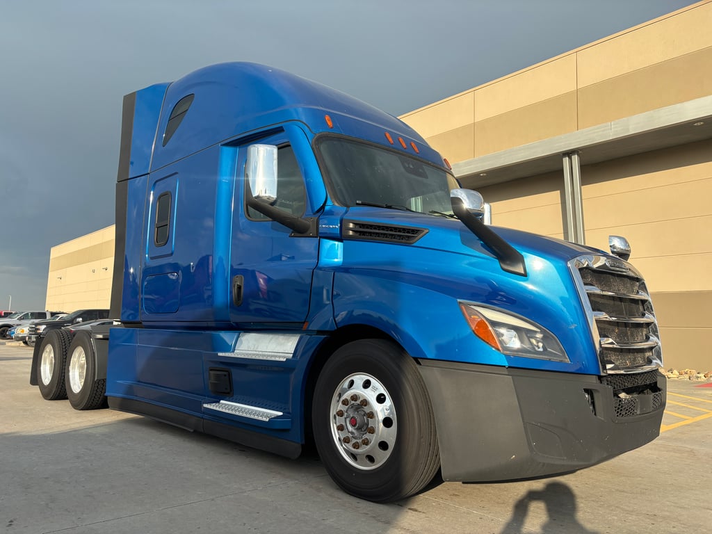 2023 Freightliner Cascadia in Omaha, NE