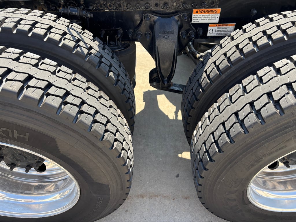 2023 Freightliner Cascadia in Omaha, NE — photo 4