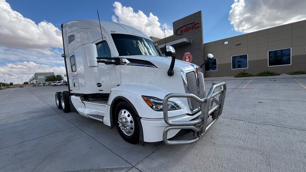 2024 Kenworth T680 in El Paso, TX