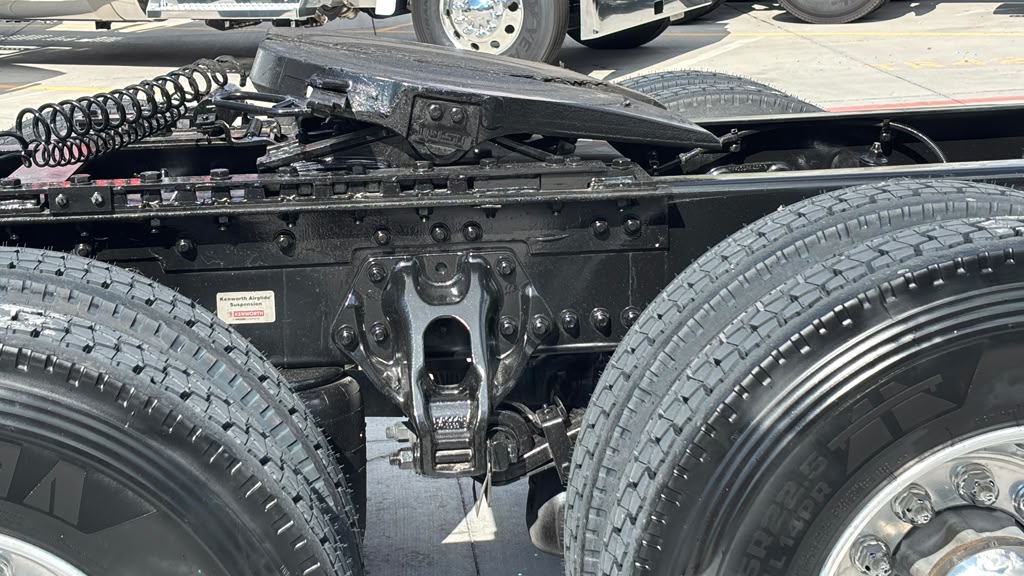 2024 Kenworth T680 in El Paso, TX — photo 4