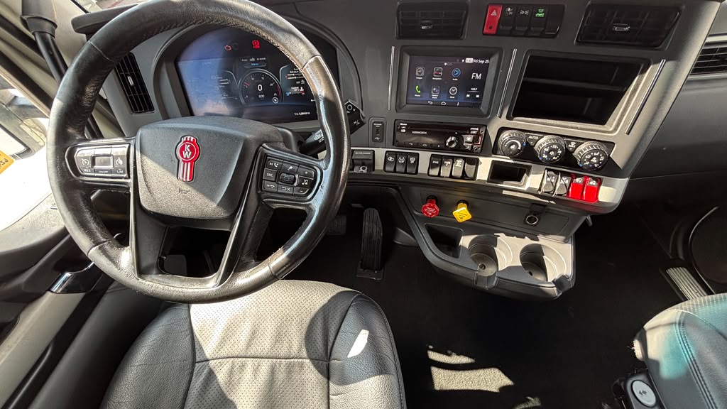 2024 Kenworth T680 in El Paso, TX — photo 3