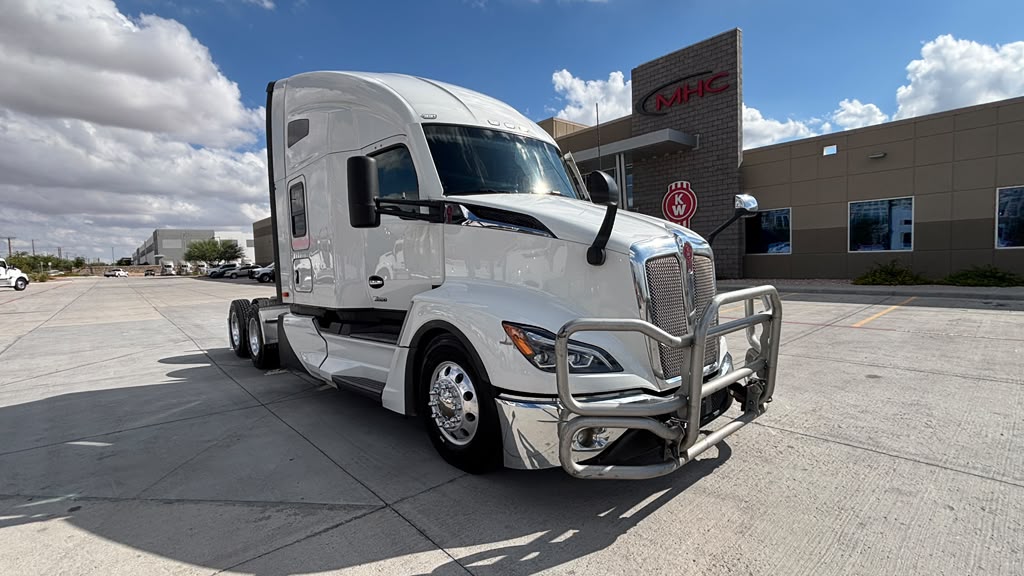 2024 Kenworth T680 in El Paso, TX