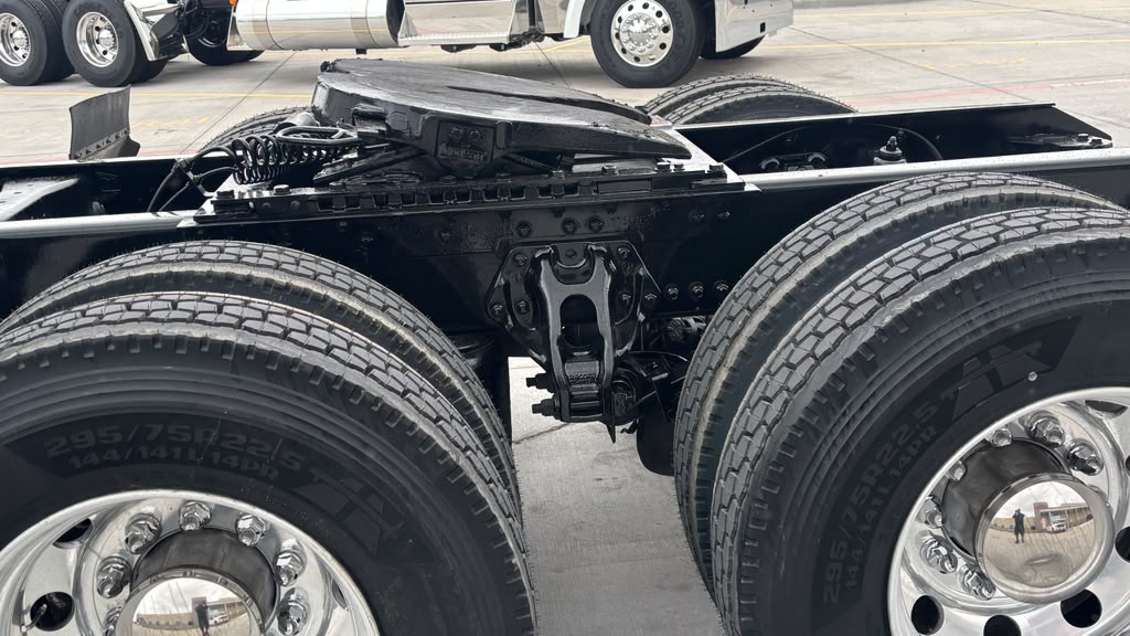 2024 Kenworth T680 in El Paso, TX — photo 4