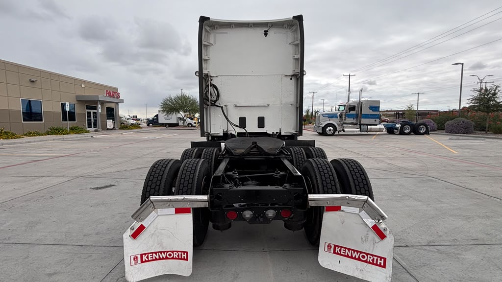 2024 Kenworth T680 in El Paso, TX — photo 5